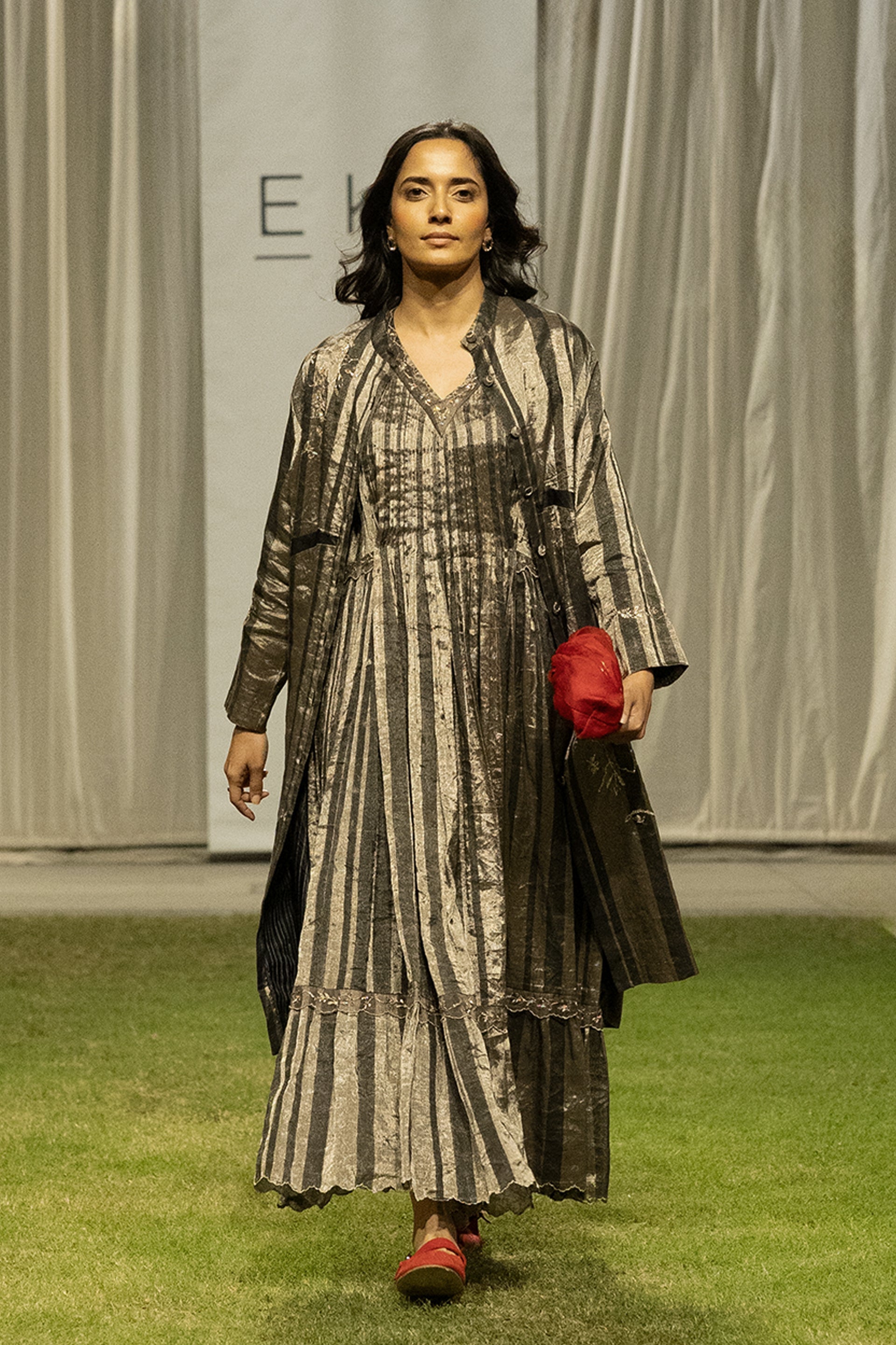 LOOK 11