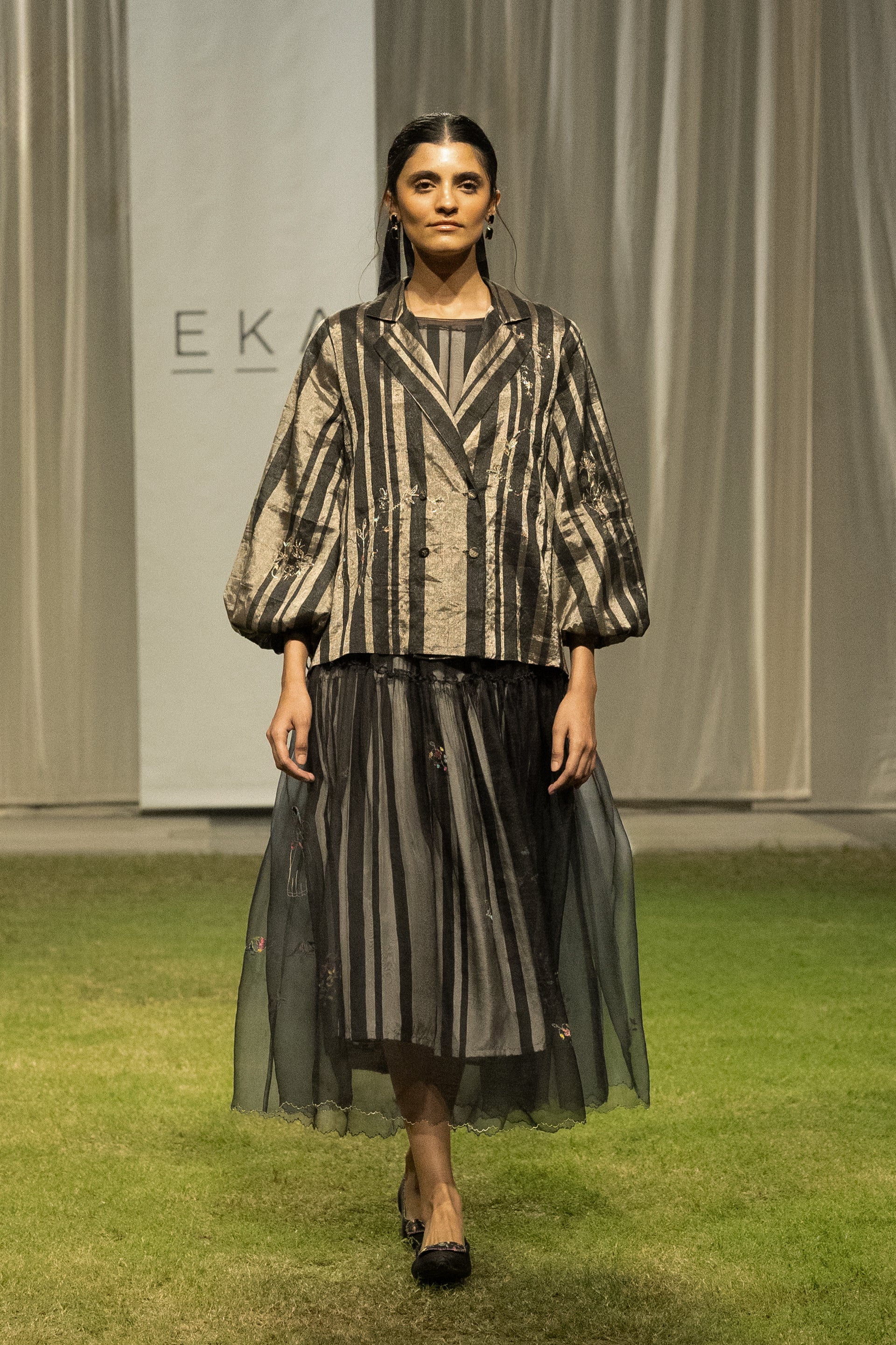 LOOK 13