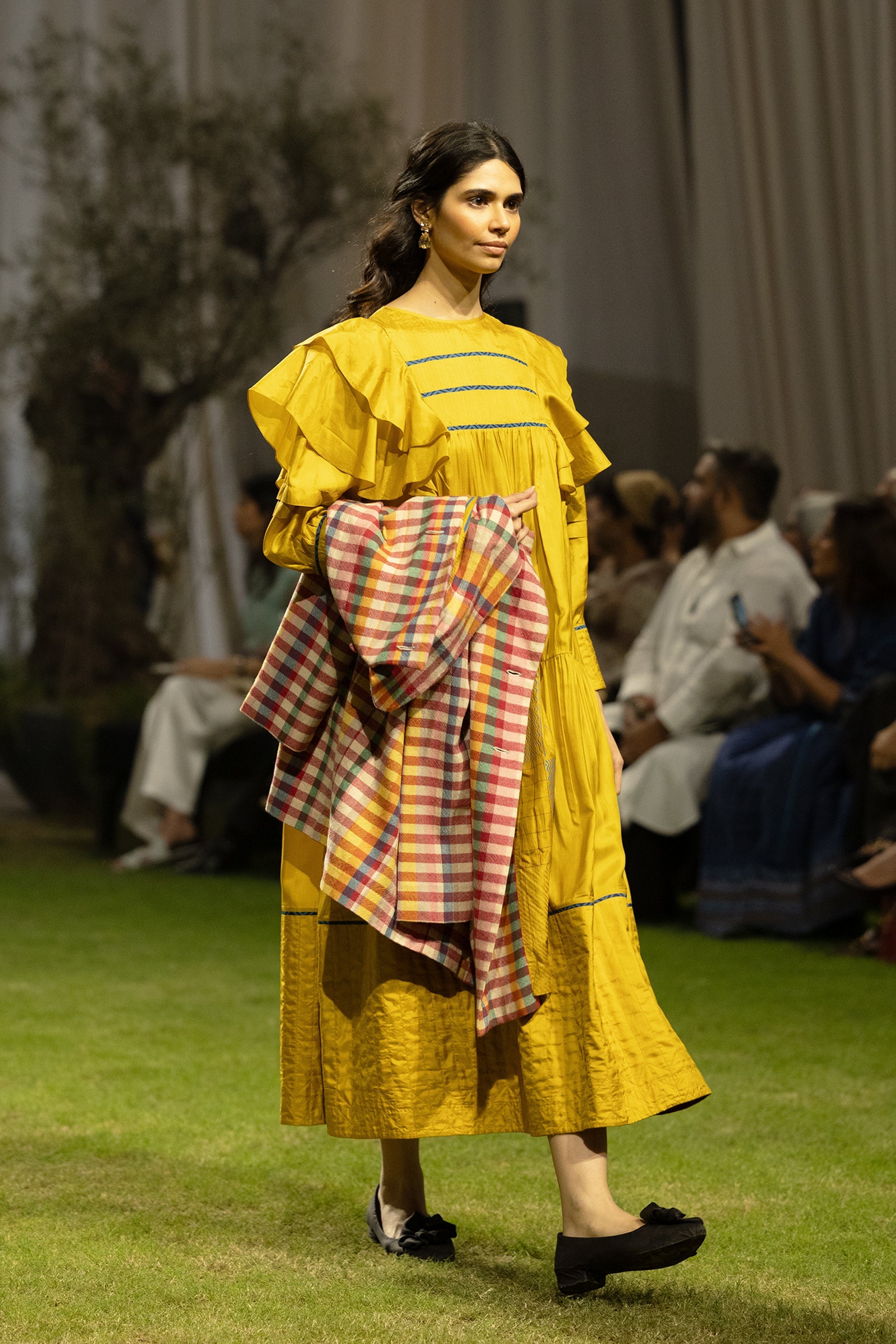 LOOK 14