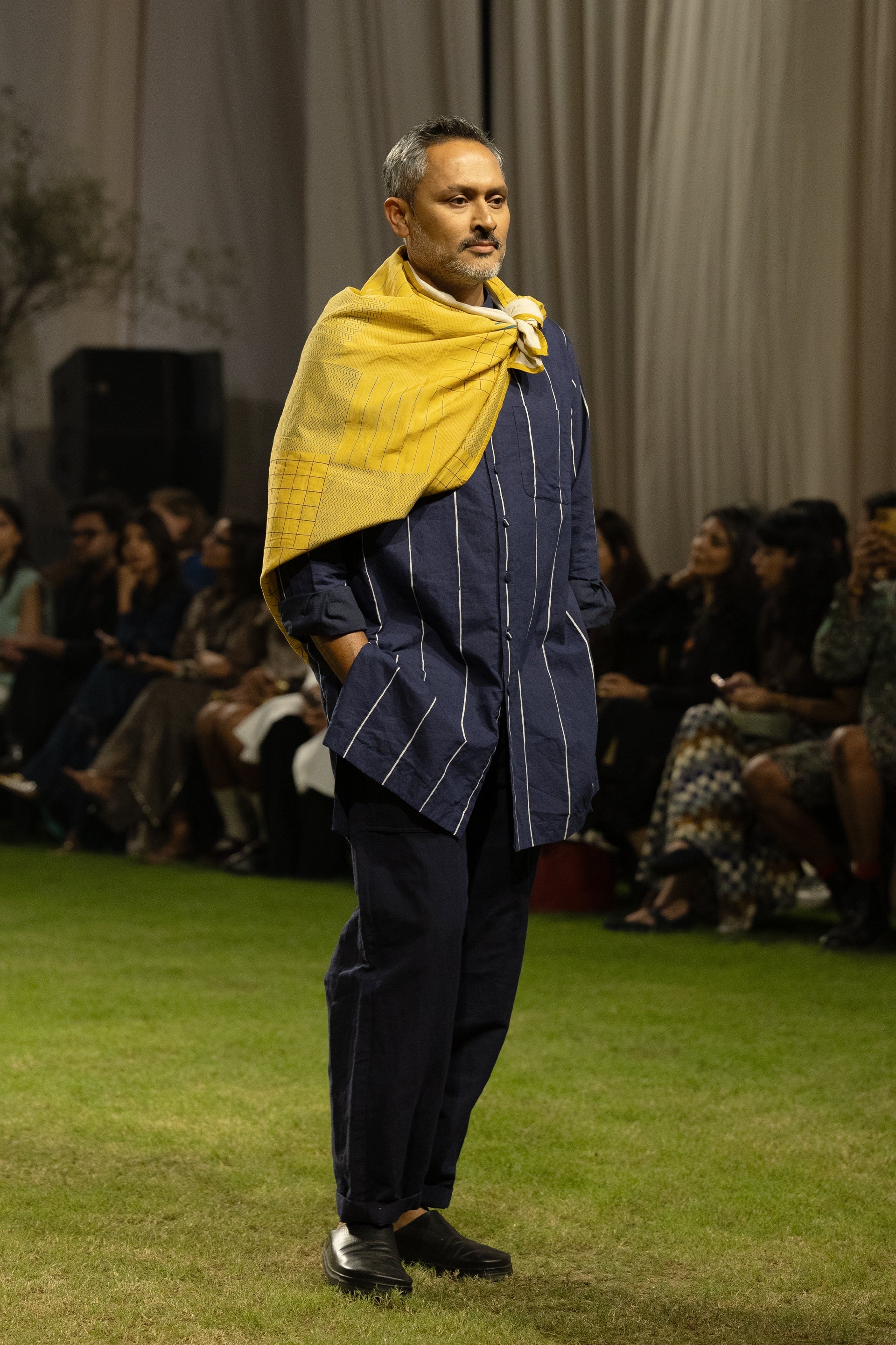LOOK 15