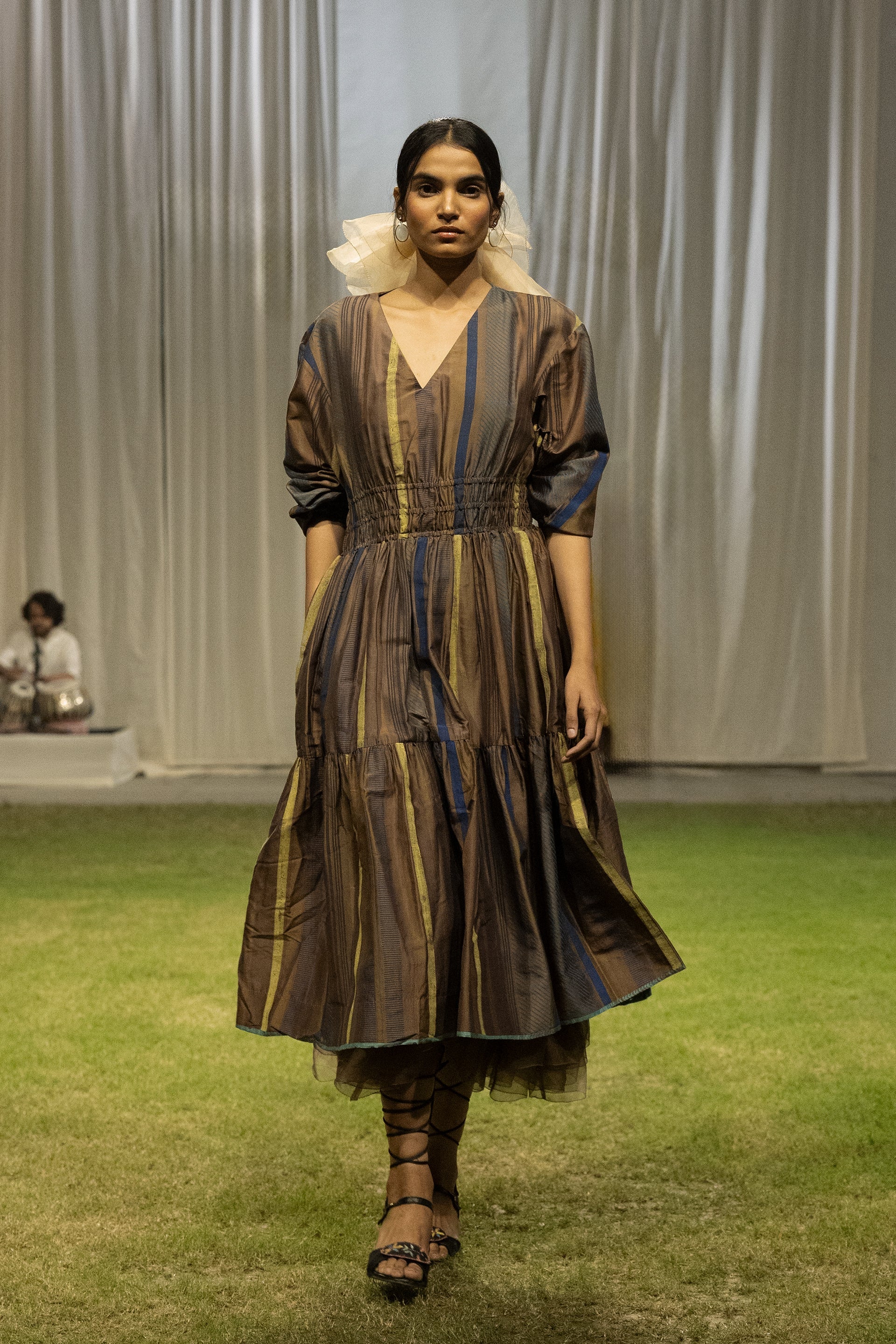 LOOK 16