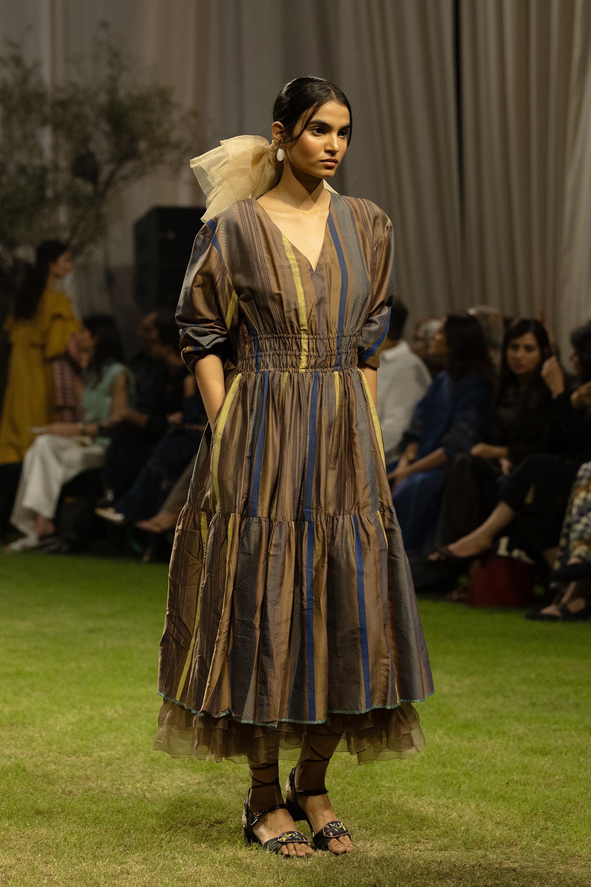 LOOK 16