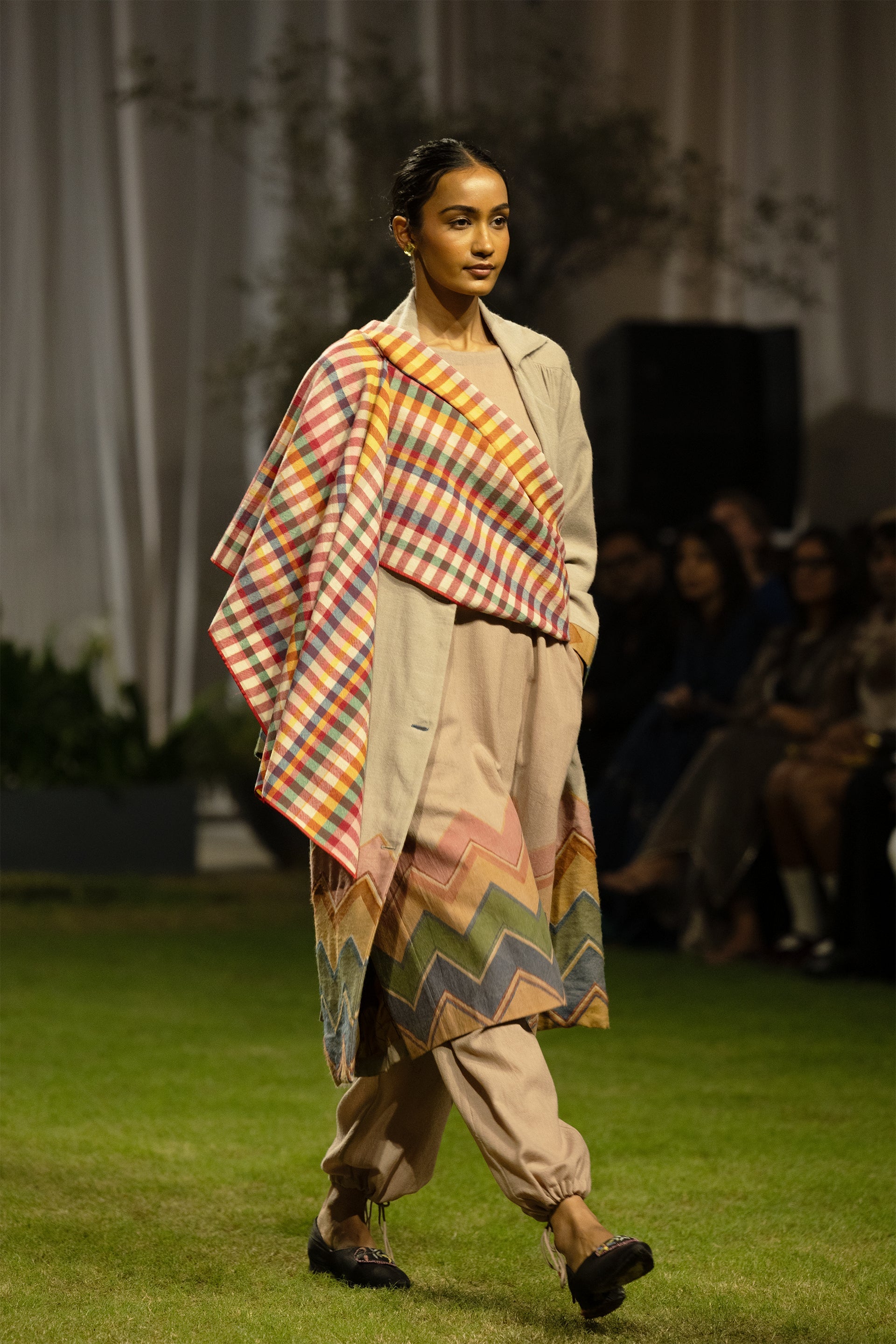 LOOK 2