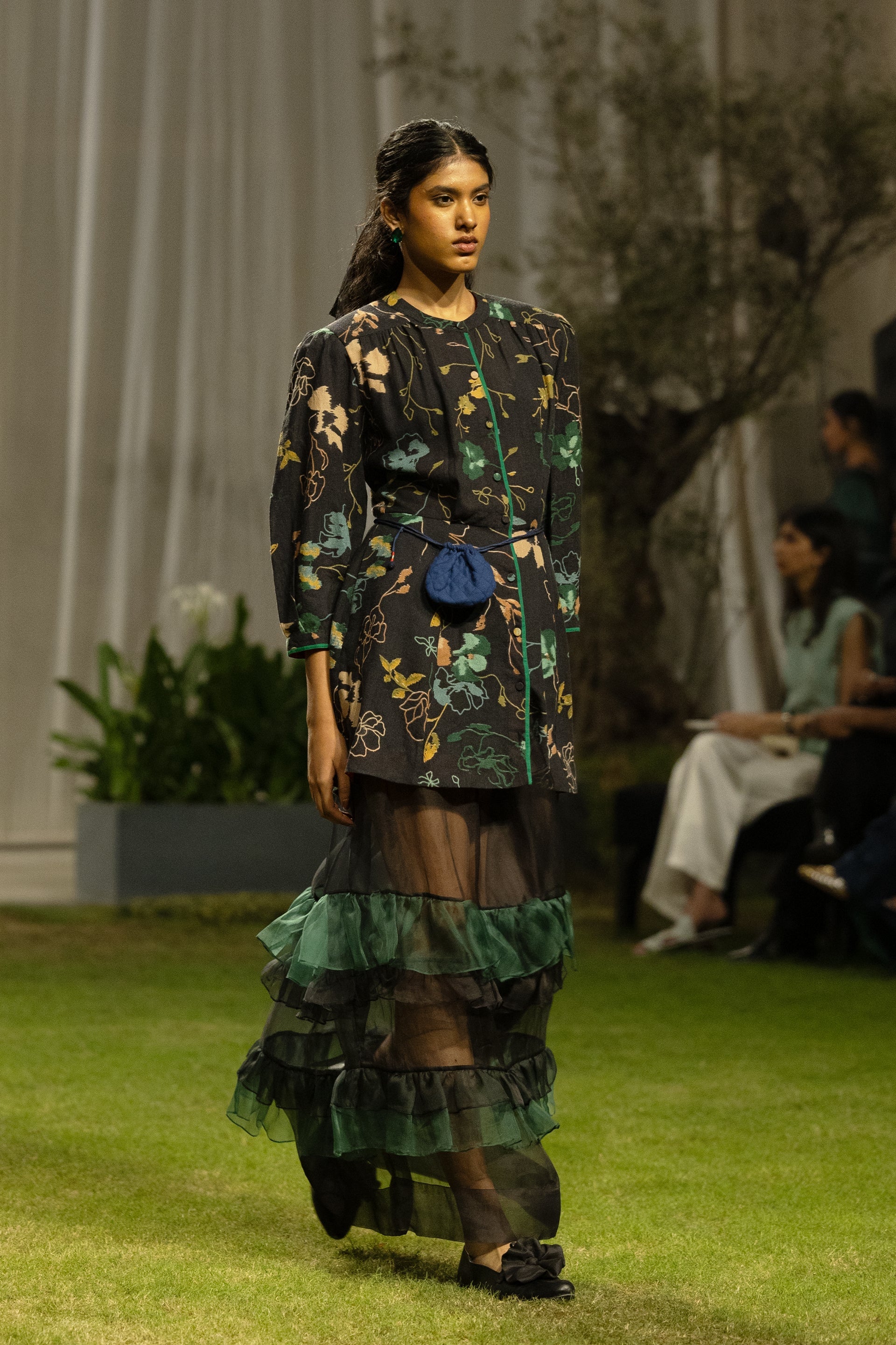 LOOK 7