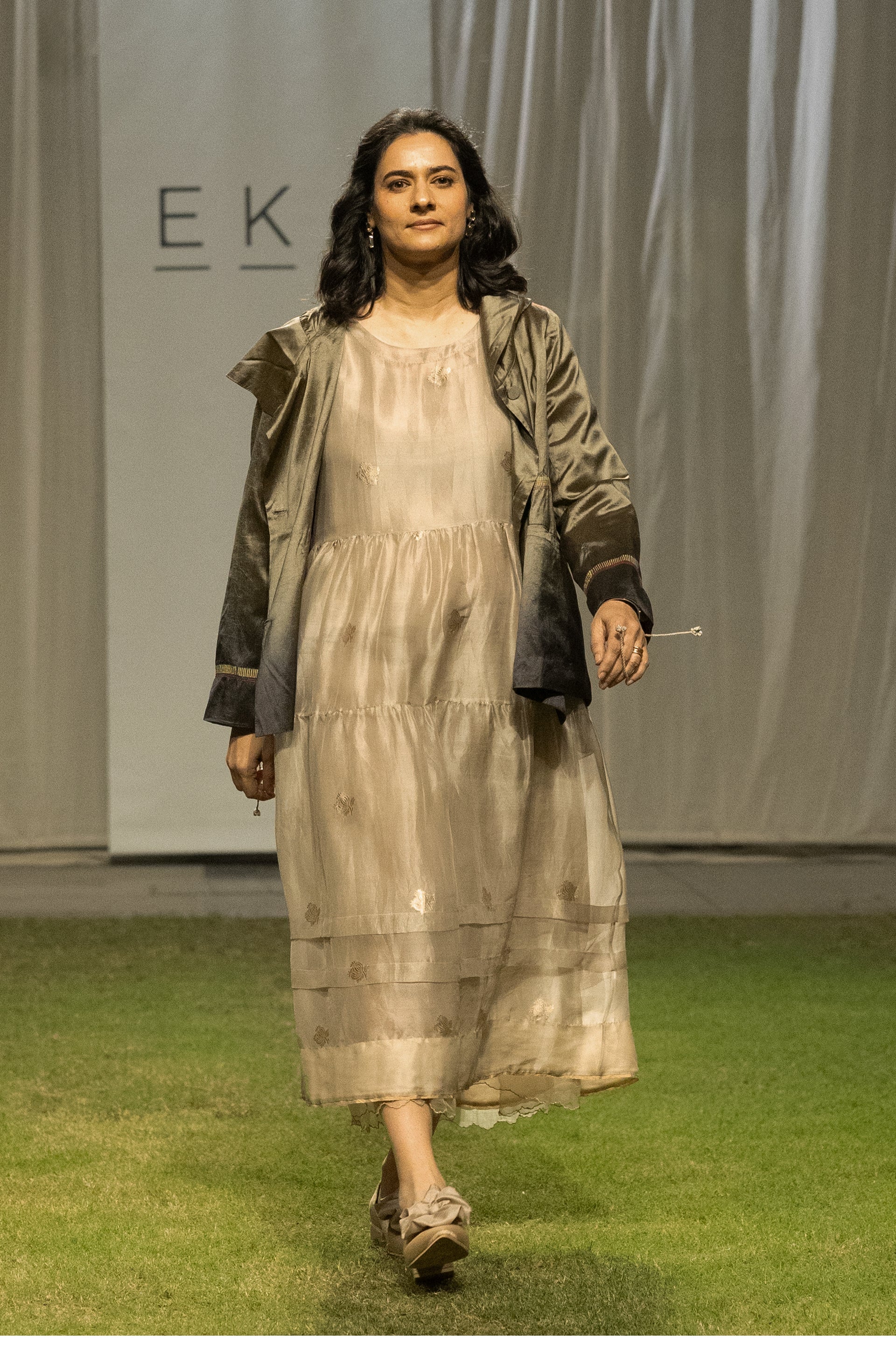 LOOK 18