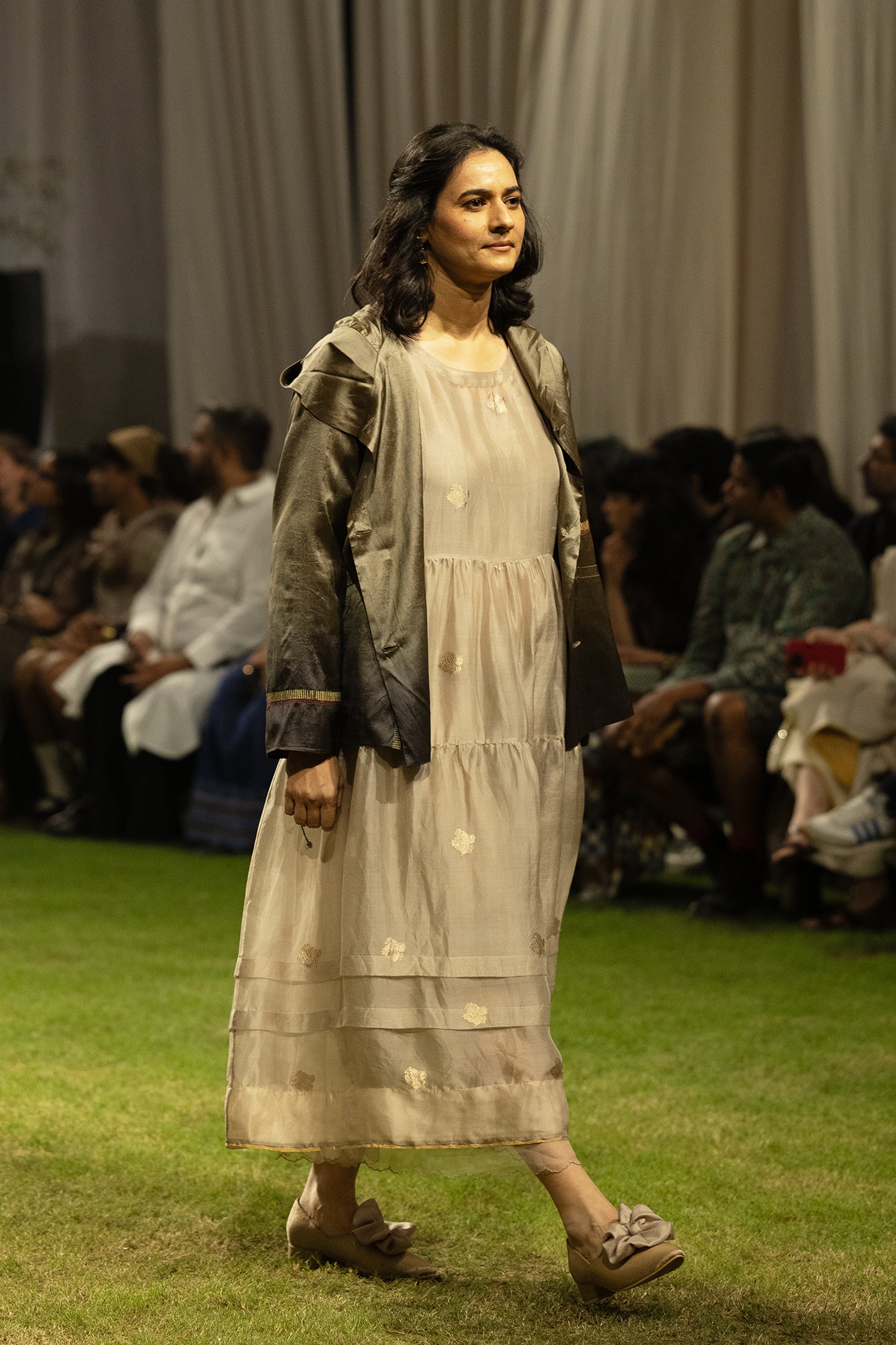 LOOK 18