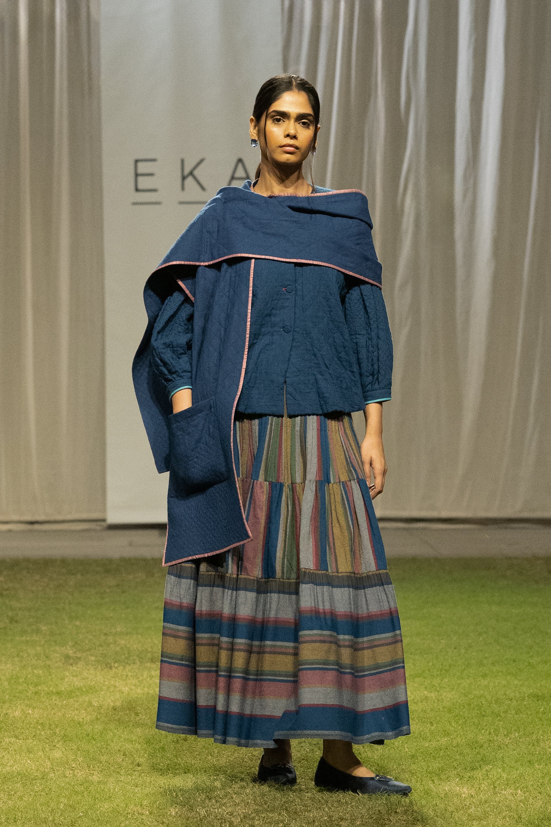 LOOK 27