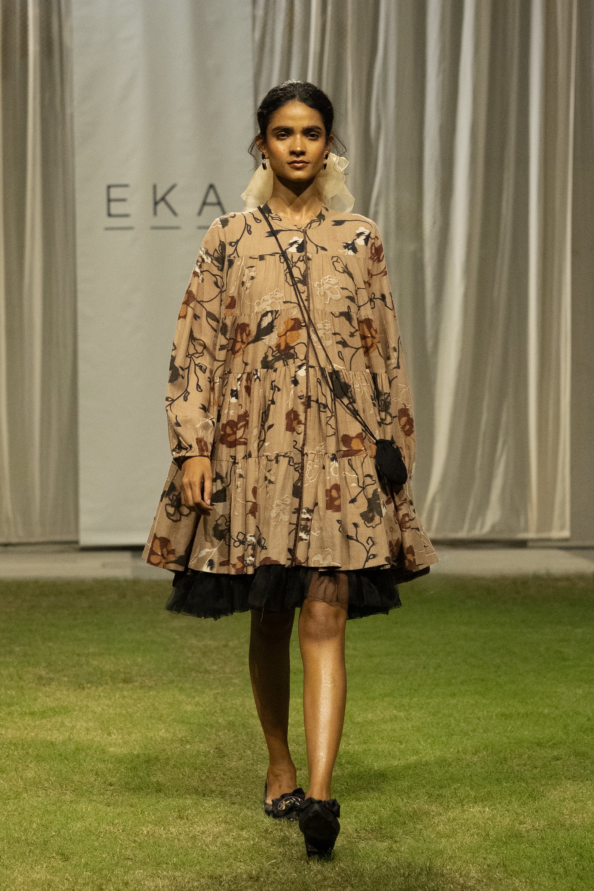 LOOK 3