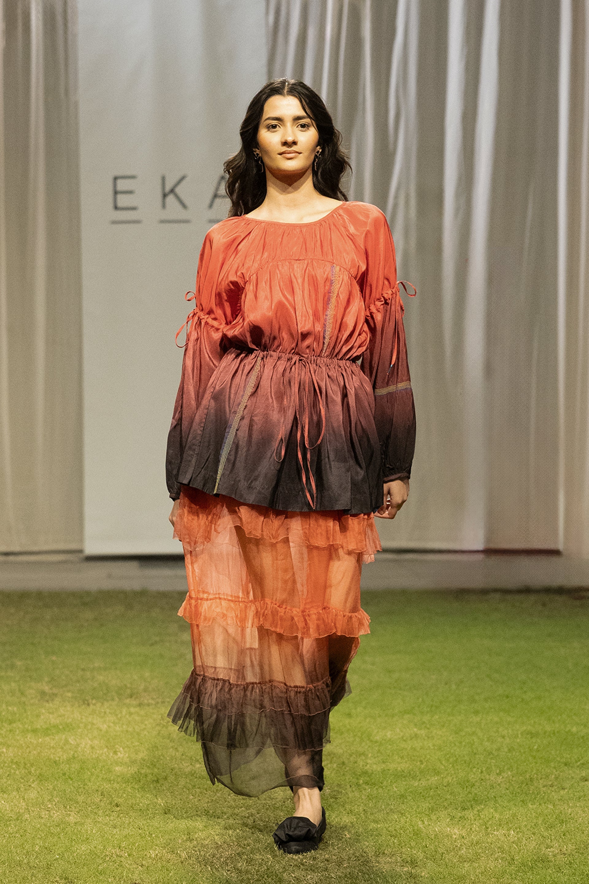 LOOK 38